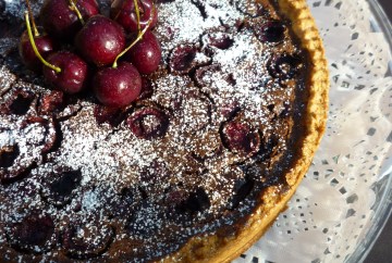 Tarta de cerezas y chocolate
