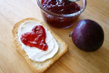 Mermelada de ciruelas y amaretto