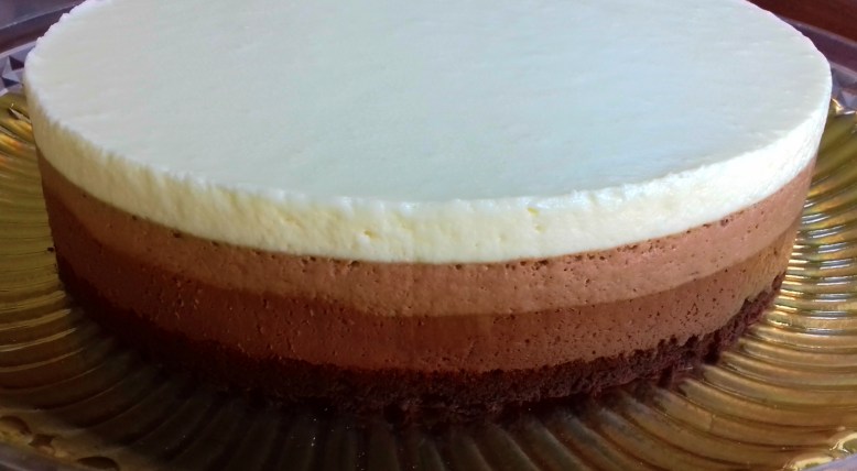 Tarta mousse tres chocolates